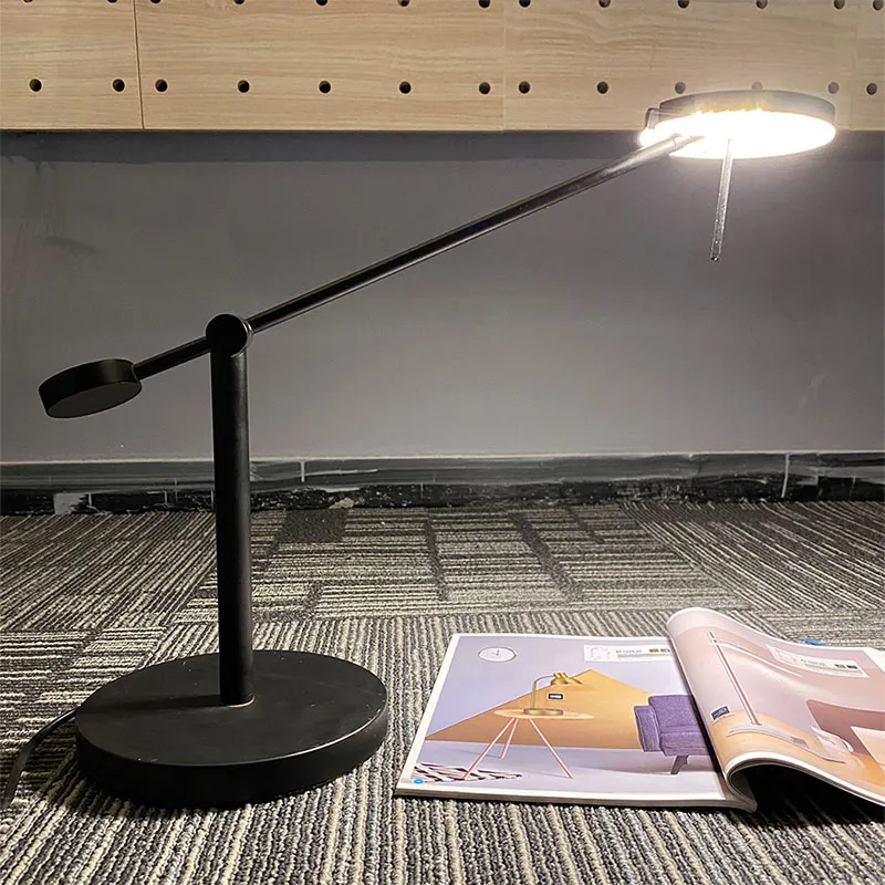 Hva er lysstyrkeområdet til en bordlampe som er bra for øynene?